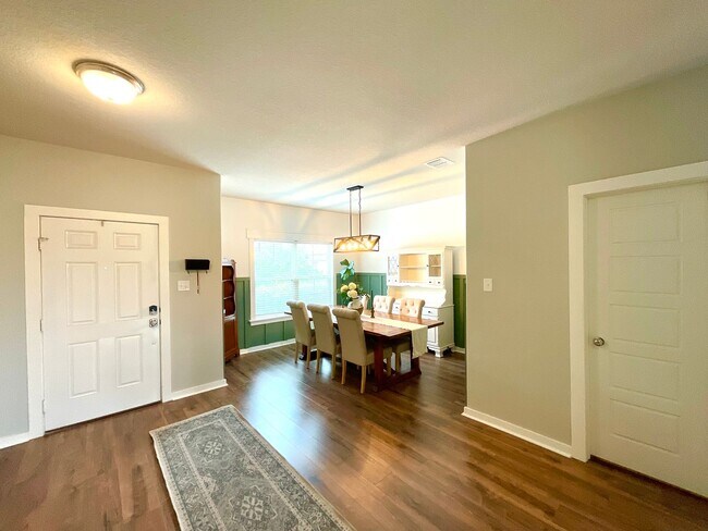 Building Photo - 10583 Pablo Way