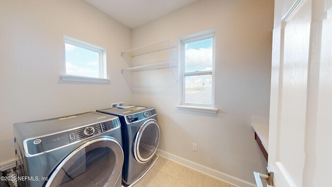 Building Photo - 202 Ashbury St