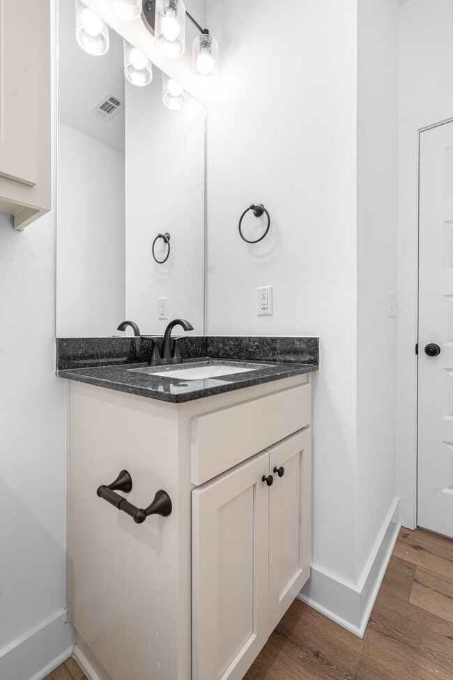 Building Photo - 6804 Fir St