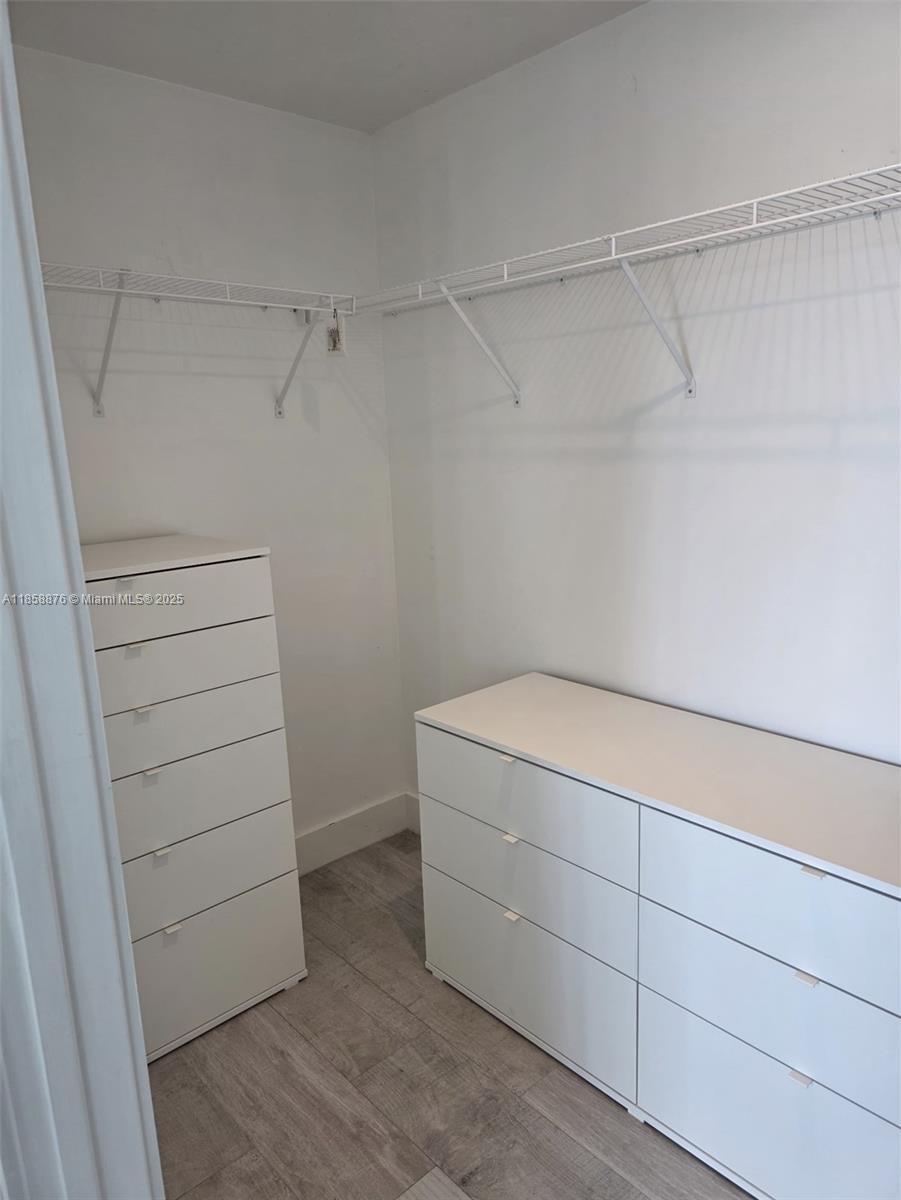 Building Photo - 1080 Brickell Ave