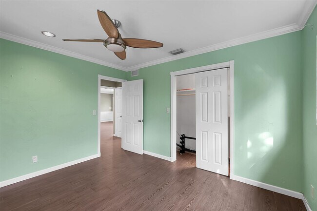 Building Photo - 620 NW 37th St