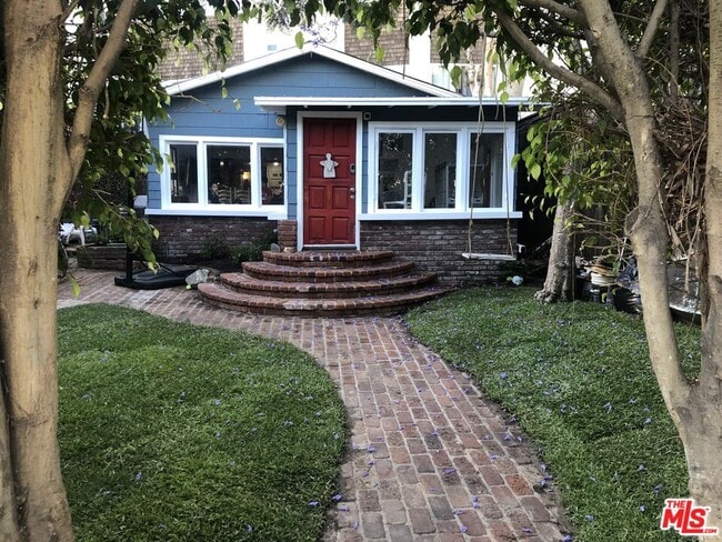 Building Photo - 3419 Strongs Dr