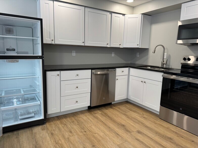 Building Photo - 1125 Harmony Rd