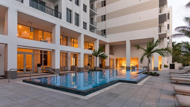Building Photo - 155 E Boca Raton Rd