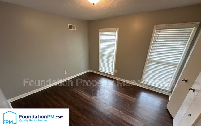 Building Photo - 2564 Lynnfield Rd