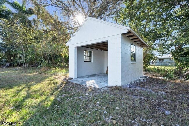 Building Photo - 356 New York Dr