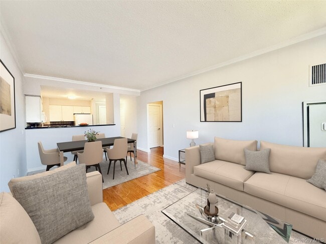 Building Photo - 300 Mamaroneck Ave