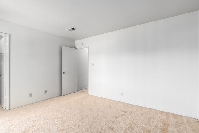 Building Photo - 1115 Camino Del Valle
