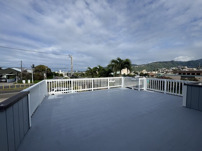 Building Photo - 1021 Koko Head Ave