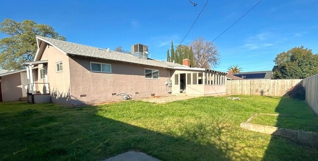 Building Photo - Charming 3 bedroom 2 bath Home in the Forward Addition
