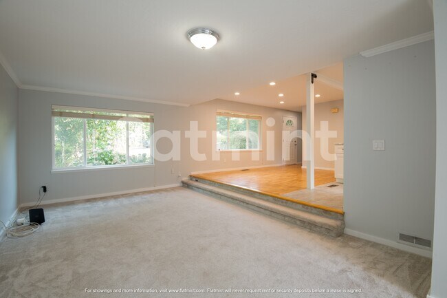 Building Photo - 7037 NE 137th St