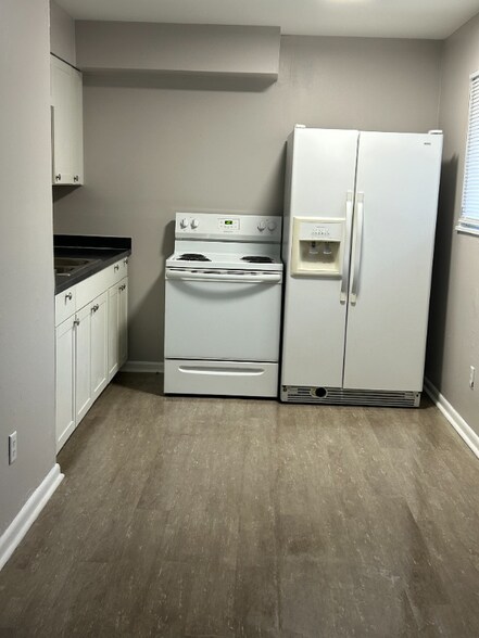 Building Photo - 256 E Nottingham Rd