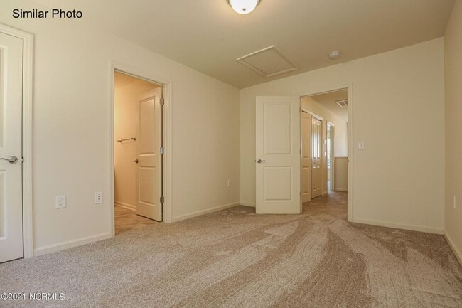 Building Photo - Townhome in Boyington W/GARAGE in Boyington Place!