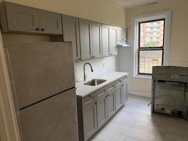 Building Photo - 3319 Avenue I