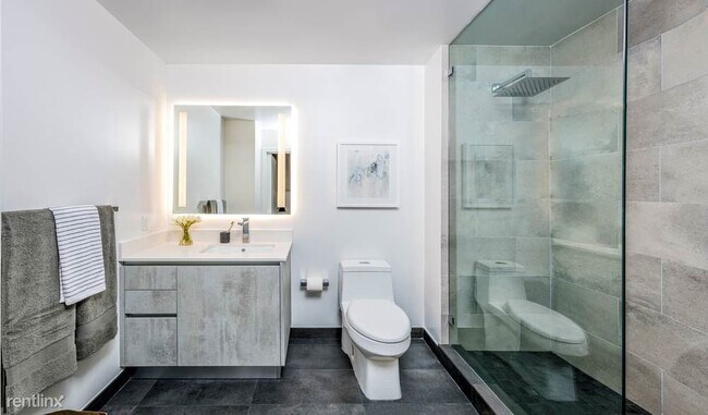 Building Photo - Studio, 1 bath  - 2531 NW 2nd Ave