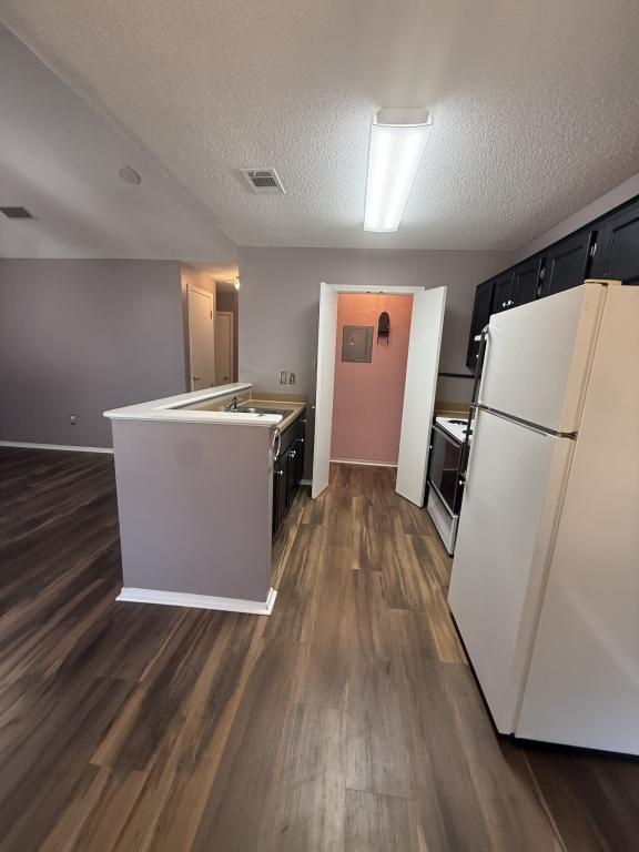 Building Photo - 1745 James Buchanan Dr