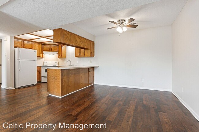 Building Photo - 6720 N Randall Ct