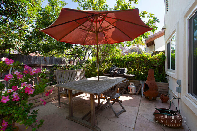 Building Photo - Beautiful twinhome in Village Park Encinitas.