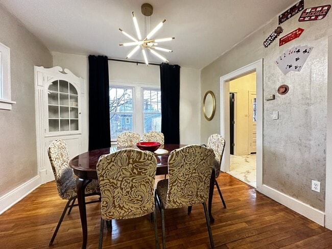 Building Photo - Charming Cleveland Heights Home in Prime Location