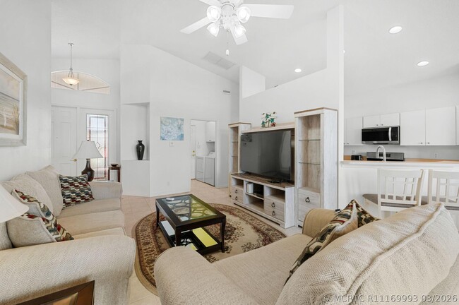 Building Photo - 364 Sunview Way