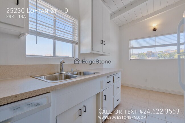 Building Photo - 25230 Loytan St