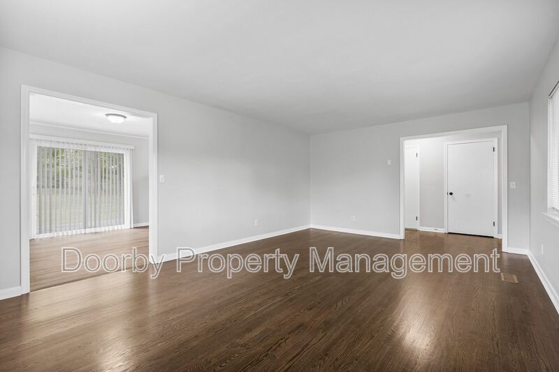 Building Photo - 1945 Barrett Dr