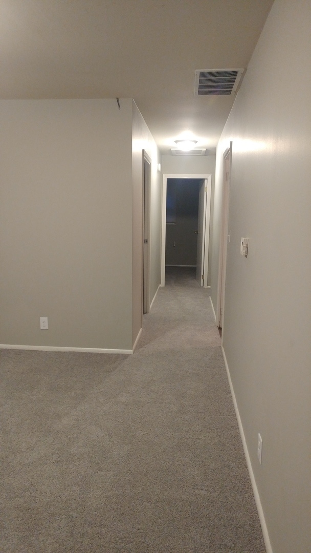 Building Photo - Beautiful single family ranch home located near the mall
