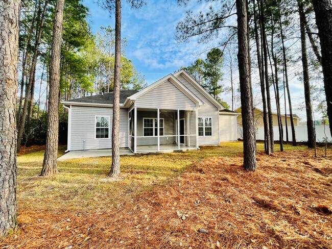 Building Photo - 3/2 single family - quiet neighborhood - updated and ready to move in!