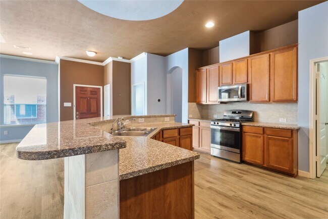 Building Photo - 17303 Brookhollow Ct Dr
