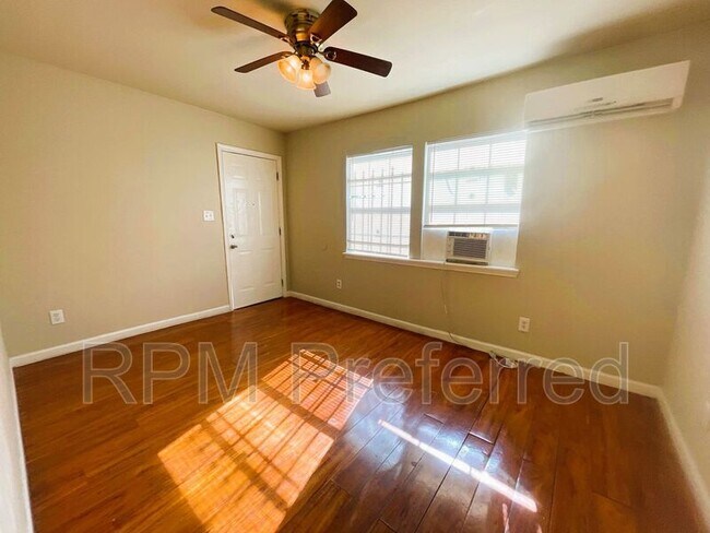 Building Photo - 3813 Drew St