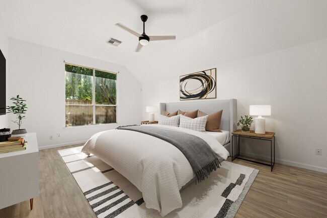 Building Photo - 3538 Lakeaires Ln