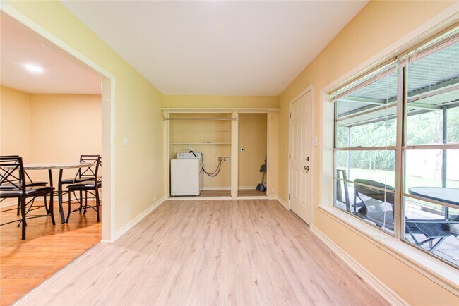 Building Photo - 4046 Woodfin St