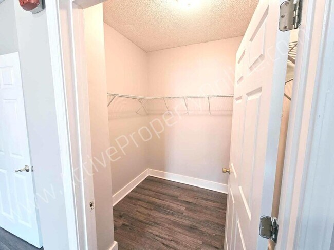 Building Photo - 1873 Hardeman Ave