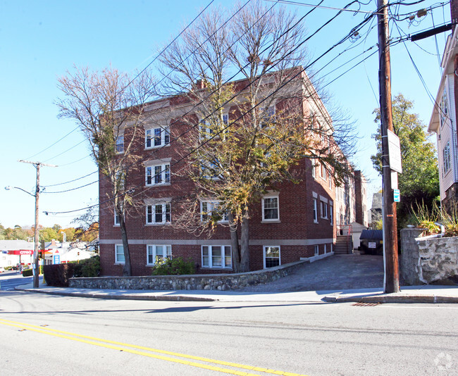 Building Photo - Belmont Street Apartments, 550