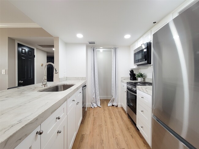 Building Photo - 3525 Sage Rd