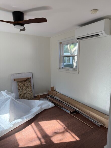 Building Photo - 236 W Michigan Ave