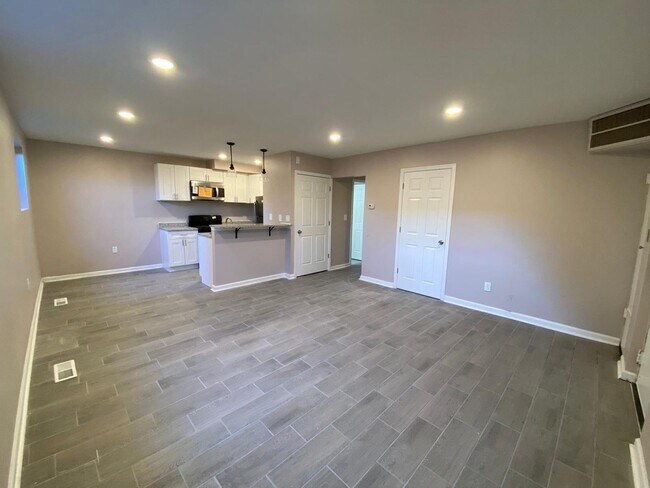 Interior Photo - 4714 Greenspring Ave