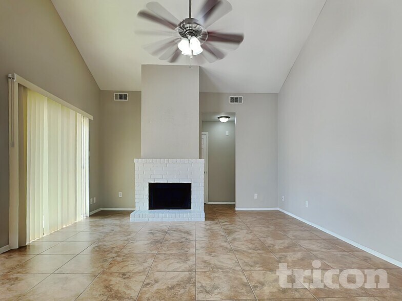 Building Photo - 13175 Pebblewalk Cir S