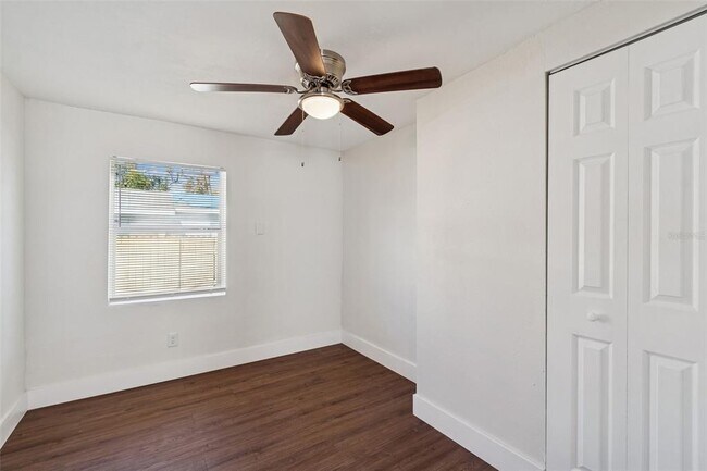 Building Photo - 9412 N Brooks St