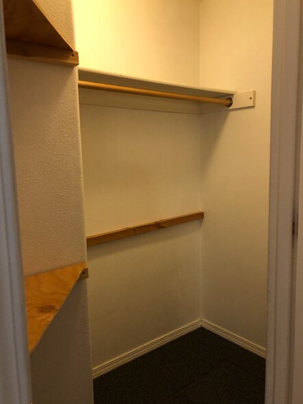 Building Photo - 4225 Mahrt Ave SE