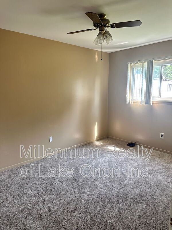 Building Photo - 27532 O'Neil St