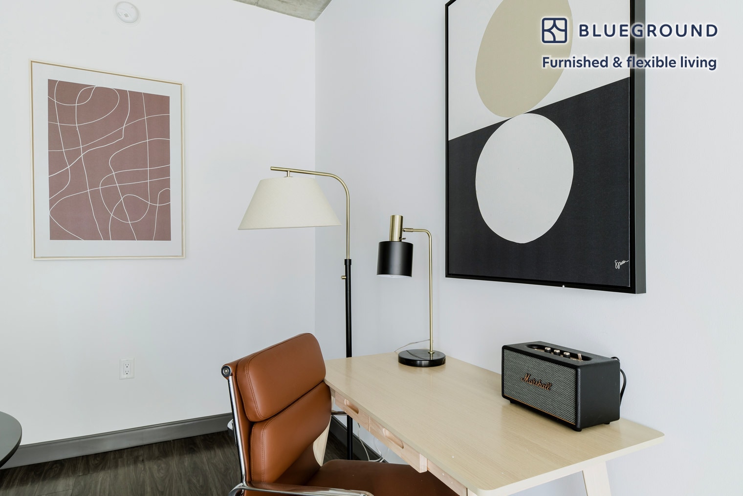 Building Photo - 215 W Lake St