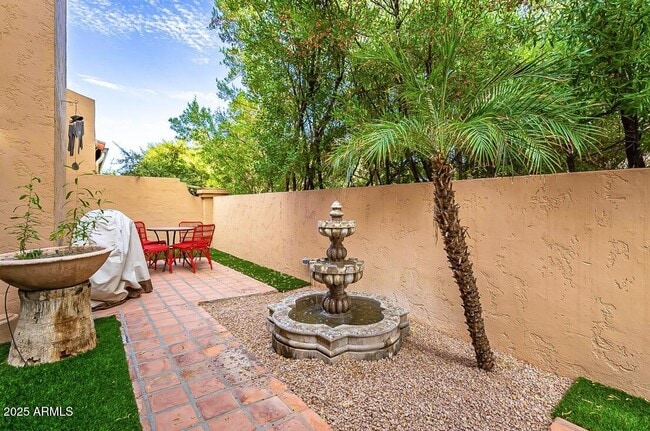 Building Photo - 8602 E Vista Del Lago