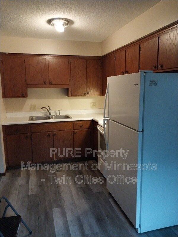 Building Photo - 144 13th Ave S