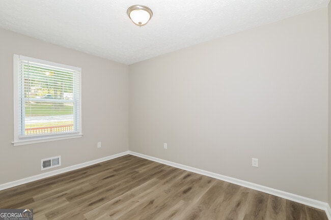 Building Photo - 1743 Hunting Creek Ln SE