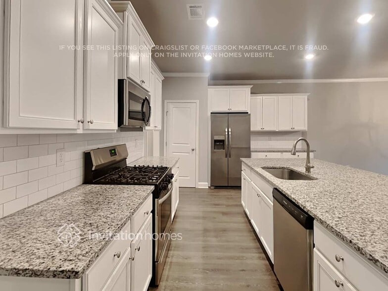 Building Photo - 901 Alder Grv Trce