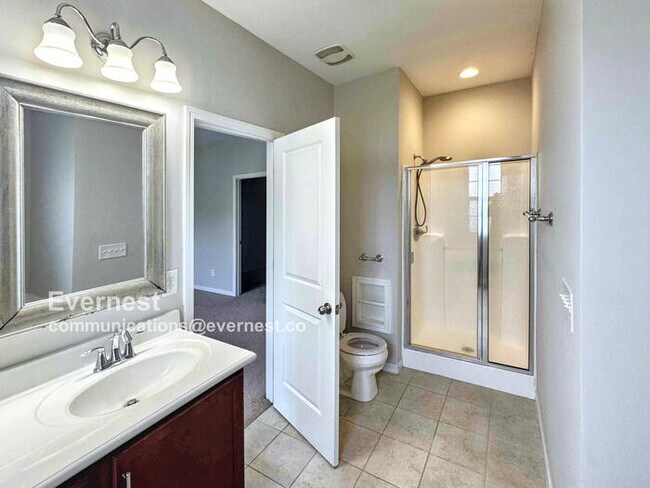 Building Photo - 1015 Skyler Ln