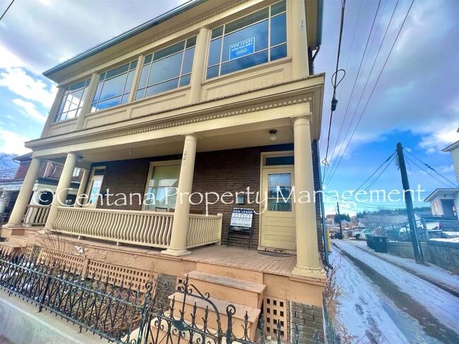 Building Photo - 205-207 N Excelsior Ave