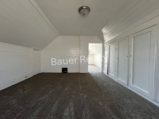 Building Photo - Renovated Three Bedroom Home