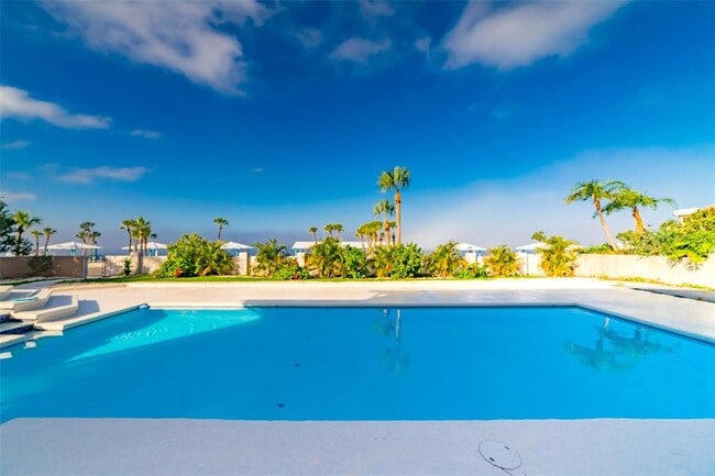 Building Photo - 5521 W Shr Dr